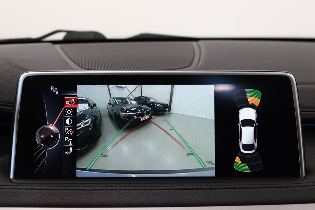 BMW X6 30d Night Vision Värmare 360° H/K Taklucka HUD Drag