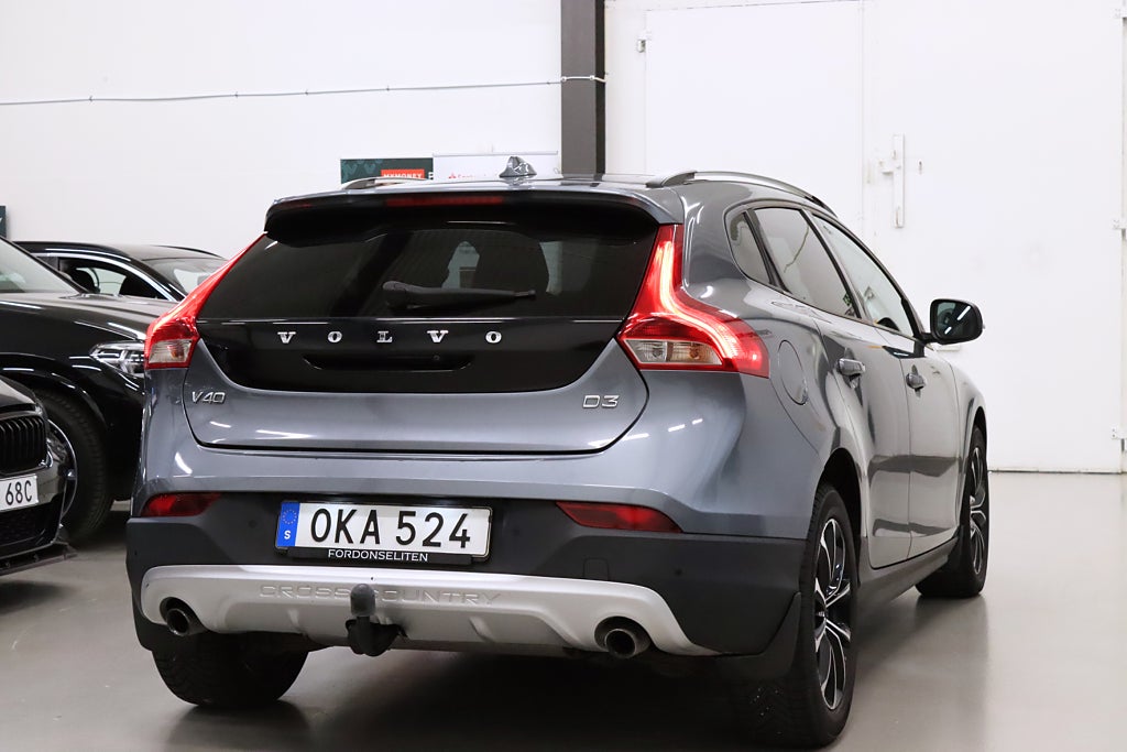 Volvo V40 Cross Country D3 Momentum VOC Pano Värmare B-kamera Navi Drag 150hk