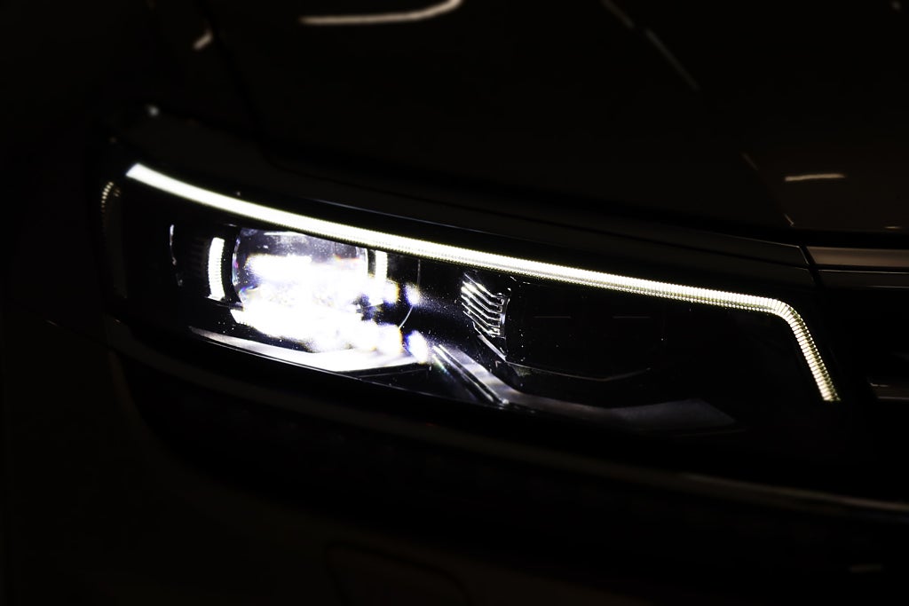 Volkswagen Tiguan 2.0 TDI 4M Pano D-Värmare B-kamera Keyless Drag 190hk
