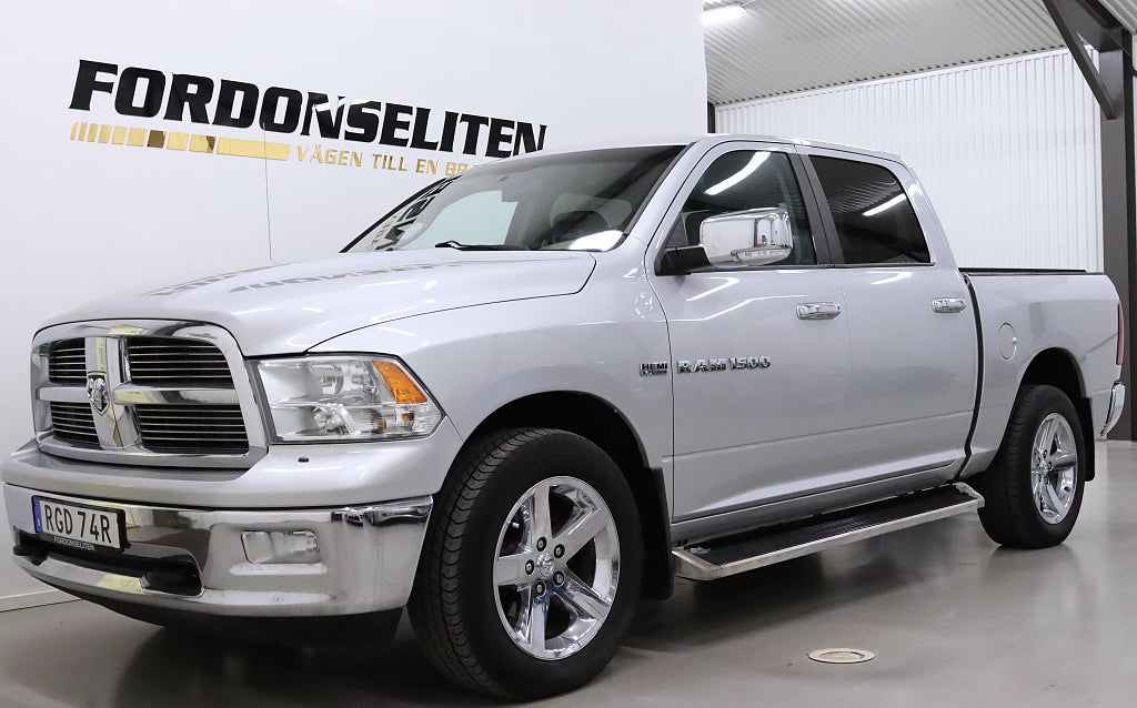 Dodge RAM 1500 Crew Cab 5.7 V8 HEMI 4x4 Navi Drag MOMS 395hk