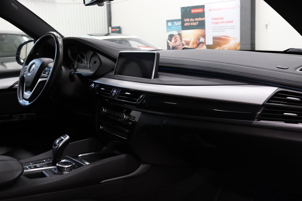 BMW X6 30d Night Vision Värmare 360° H/K Taklucka HUD Drag