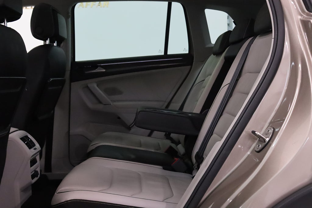 Volkswagen Tiguan 2.0 TDI 4M Pano D-Värmare B-kamera Keyless Drag 190hk