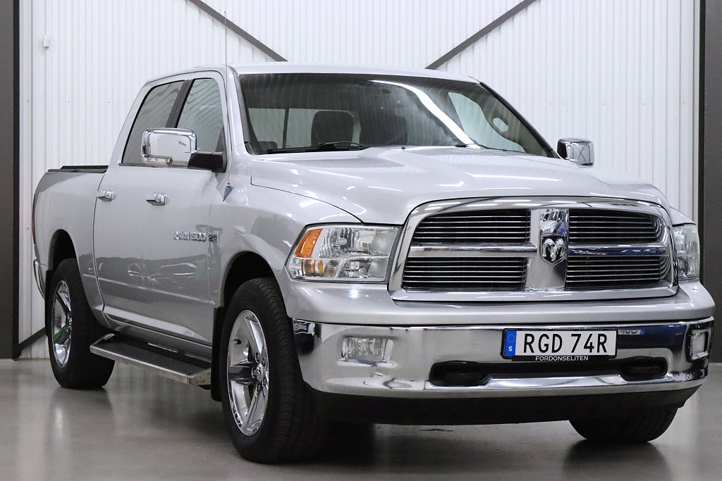Dodge RAM 1500 Crew Cab 5.7 V8 HEMI 4x4 Navi Drag MOMS 395hk