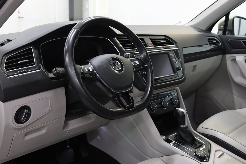 Volkswagen Tiguan 2.0 TDI 4M Pano D-Värmare B-kamera Keyless Drag 190hk