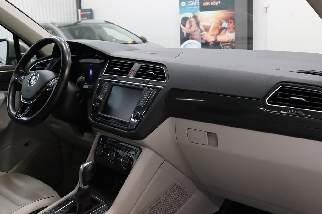 Volkswagen Tiguan 2.0 TDI 4M Pano D-Värmare B-kamera Keyless Drag 190hk