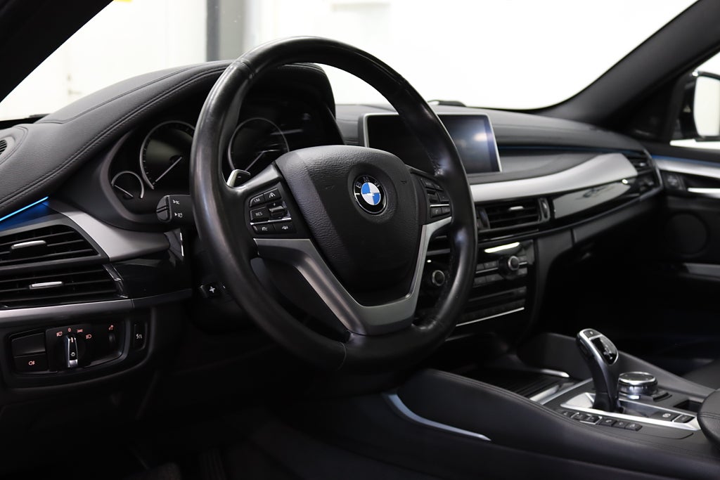 BMW X6 30d Night Vision Värmare 360° H/K Taklucka HUD Drag