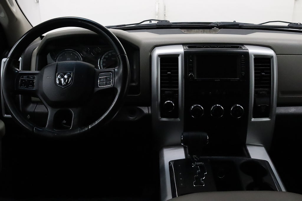 Dodge RAM 1500 Crew Cab 5.7 V8 HEMI 4x4 Navi Drag MOMS 395hk