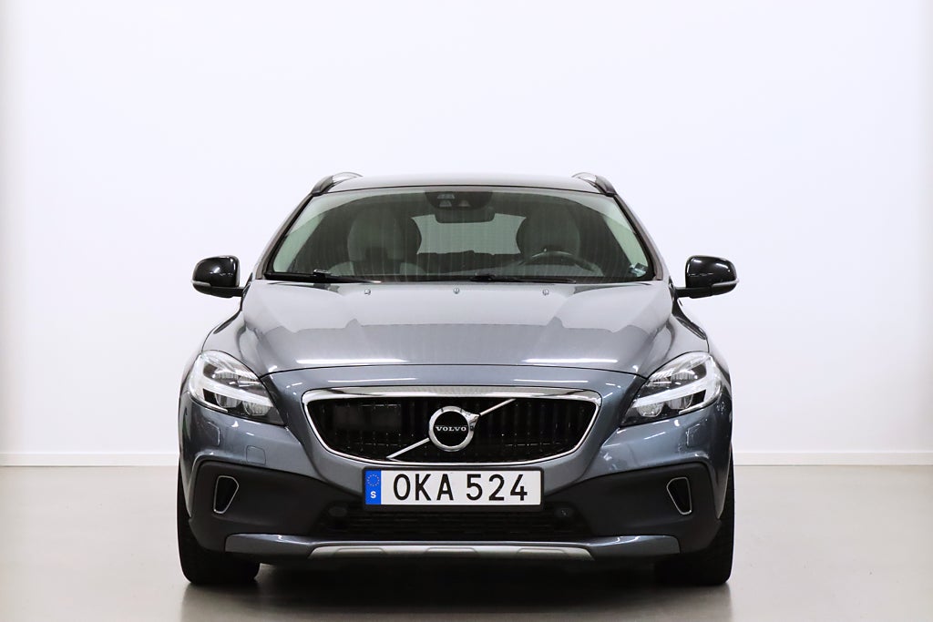 Volvo V40 Cross Country D3 Momentum VOC Pano Värmare B-kamera Navi Drag 150hk