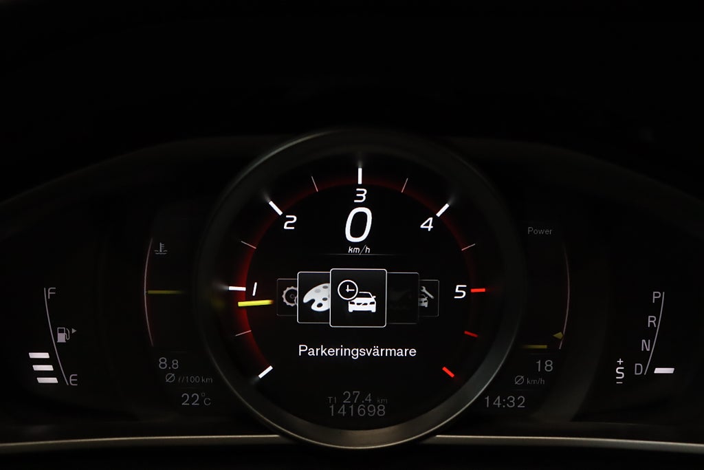 Volvo V40 Cross Country D3 Momentum VOC Pano Värmare B-kamera Navi Drag 150hk