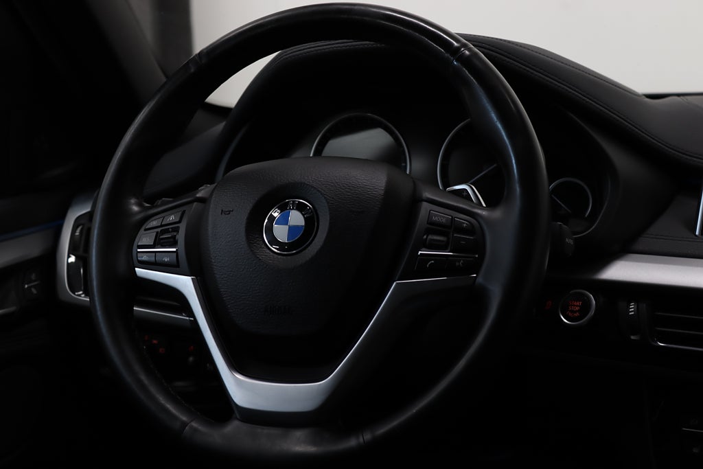 BMW X6 30d Night Vision Värmare 360° H/K Taklucka HUD Drag