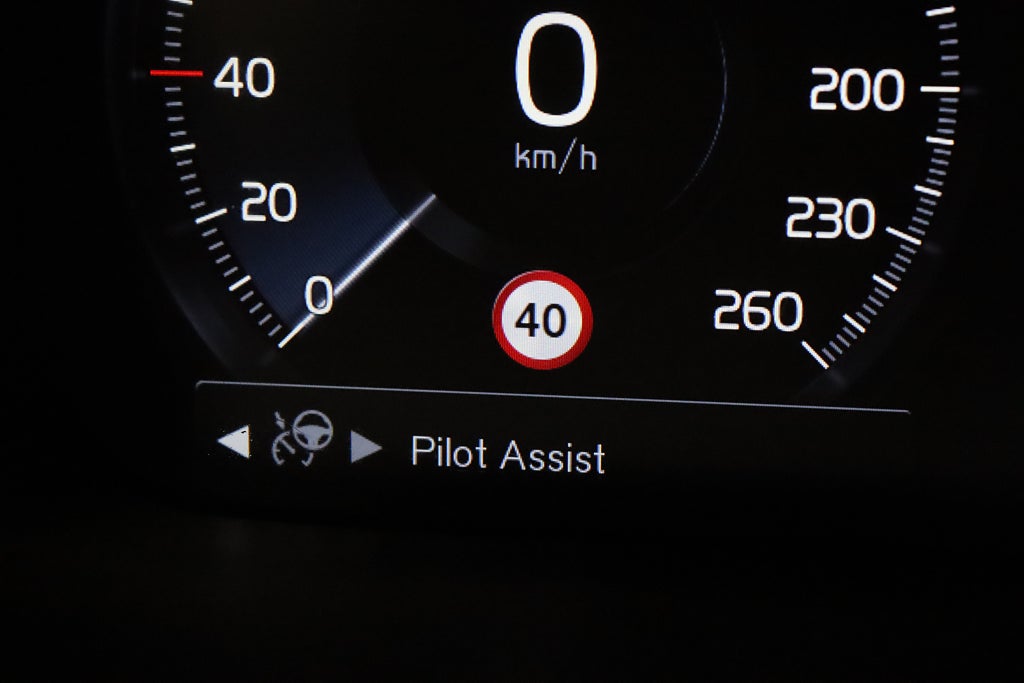 Volvo V90 Cross Country D5 AWD Inscription Pro VOC B-kamera Skinn Keyless Drag