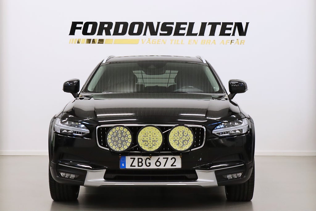 Volvo V90 Cross Country D5 AWD Inscription Pro VOC B-kamera Skinn Keyless Drag