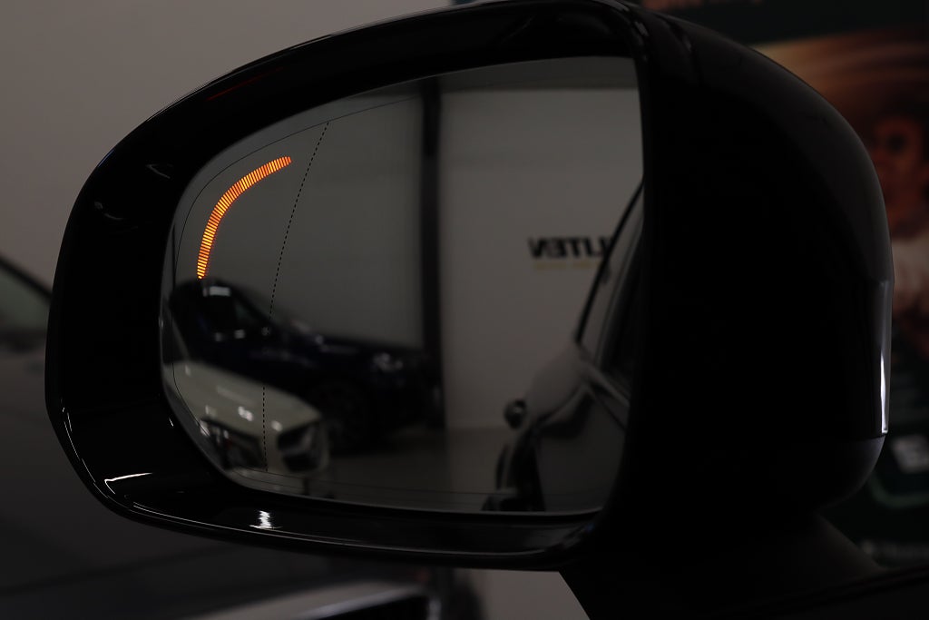 Volvo V90 Cross Country D5 AWD Inscription Pro VOC B-kamera Skinn Keyless Drag