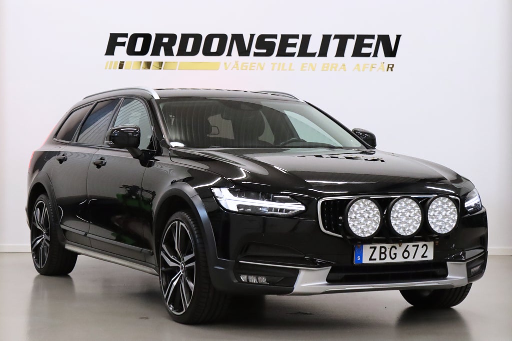 Volvo V90 Cross Country D5 AWD Inscription Pro VOC B-kamera Skinn Keyless Drag