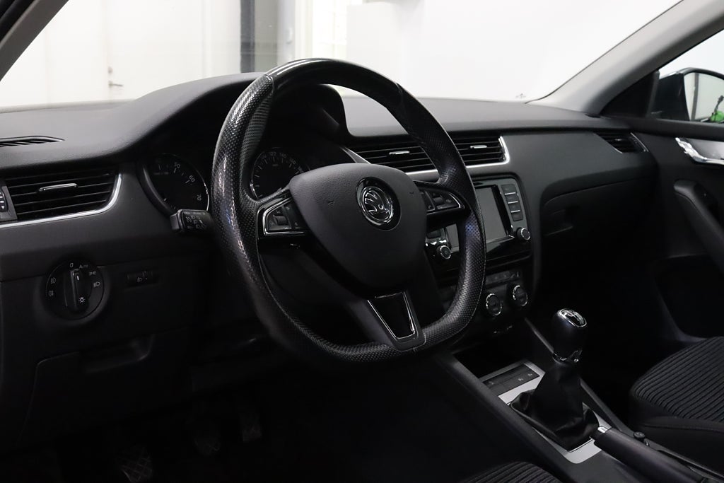 Skoda Octavia 1.8 TSI Ambition Navi B-kamera Keyless Nyservad 180hk
