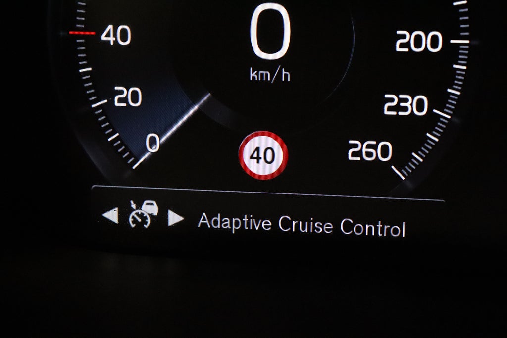 Volvo V90 Cross Country D5 AWD Inscription Pro VOC B-kamera Skinn Keyless Drag