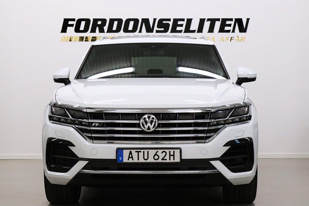 Volkswagen Touareg 3.0 TDI 4M R-line Night Vision Värmare Luftf Pano Drag