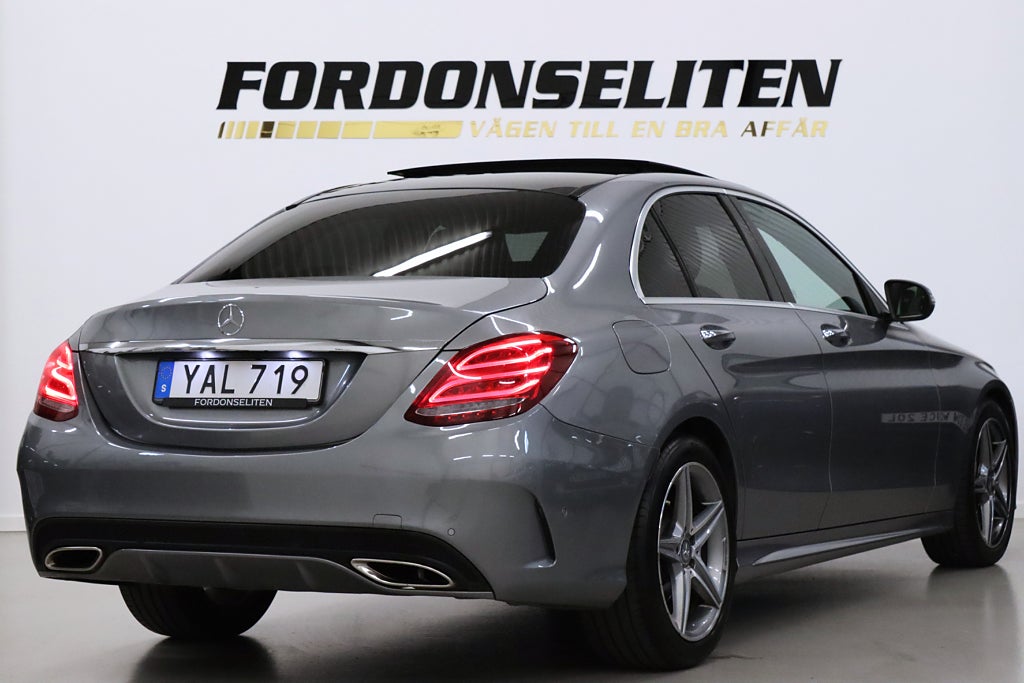Mercedes-Benz C 200 AMG Panorama B-kamera Skinn Keyless V-hjul 184hk