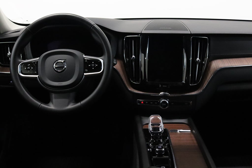 Volvo XC60 T6 AWD Ultimate Dark Pano Luftf Massage 360° H/K Drag
