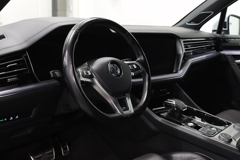 Volkswagen Touareg 3.0 TDI 4M R-line Night Vision Värmare Luftf Pano Drag