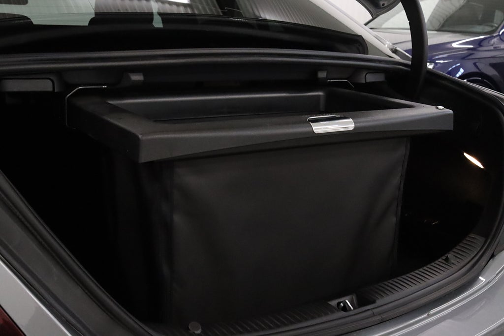 Mercedes-Benz C 200 AMG Panorama B-kamera Skinn Keyless V-hjul 184hk