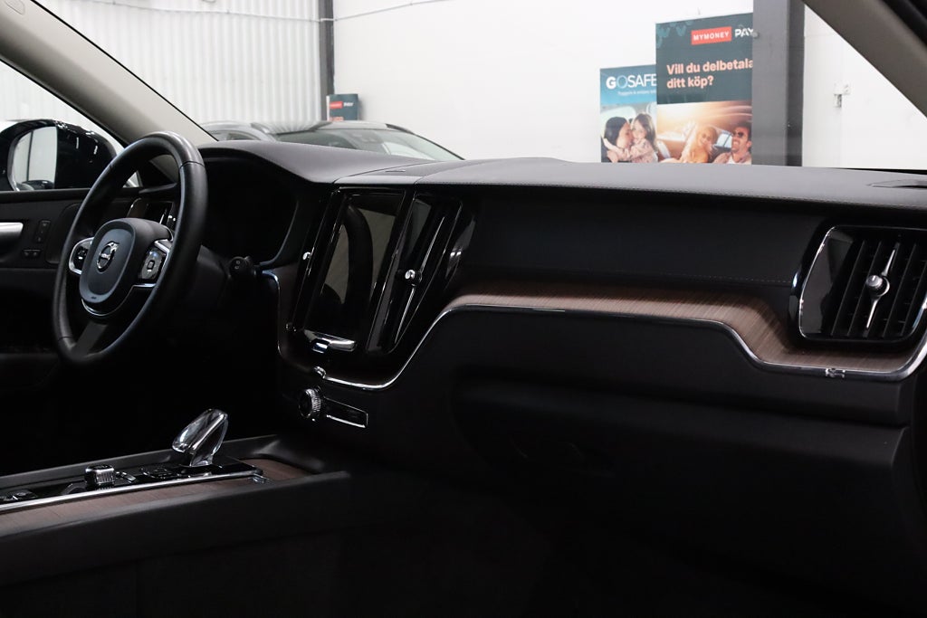 Volvo XC60 T6 AWD Ultimate Dark Pano Luftf Massage 360° H/K Drag