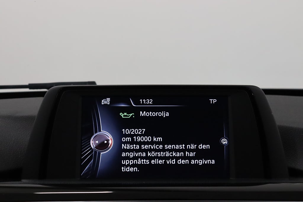 BMW 320D xDrive Sport line M&K Värmare Drag LED PDC EU6 190hk