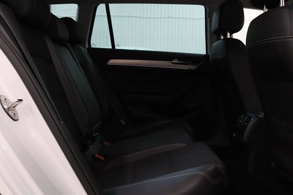 Volkswagen Passat Alltrack 2.0 TDI 4M Cockpit Värmare Navi B-kamera CarPlay 200hk