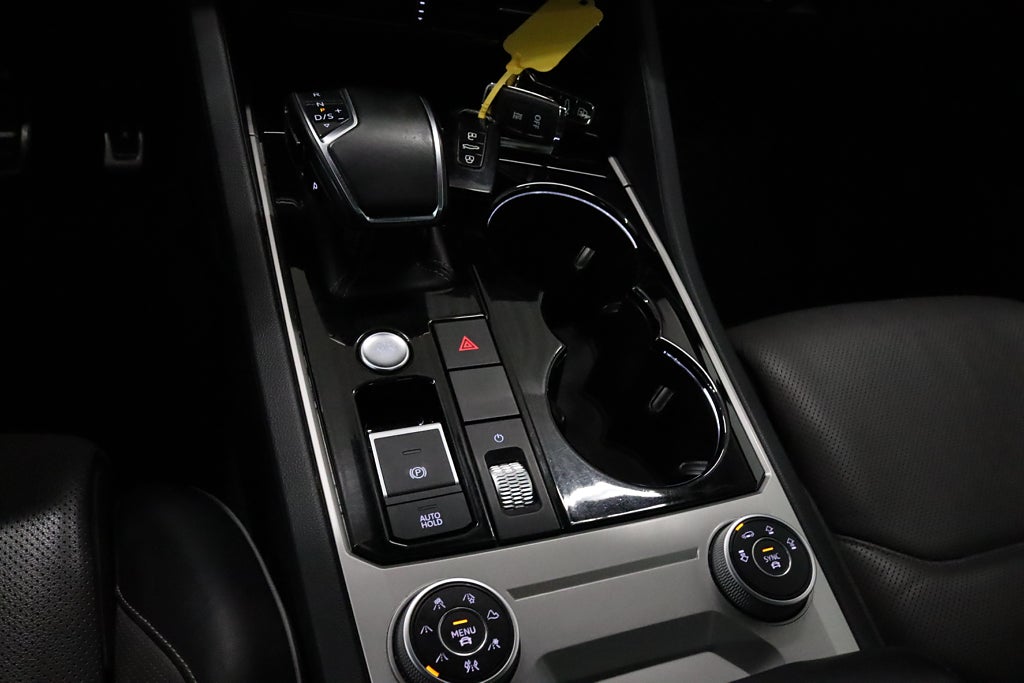 Volkswagen Touareg 3.0 TDI 4M R-line Night Vision Värmare Luftf Pano Drag